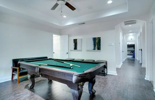 GORGEOUS 5-bd 4ba w Pool, Hot Tub, 2 kitchens, & Game Room Near Dallas Airports! - Foto 6