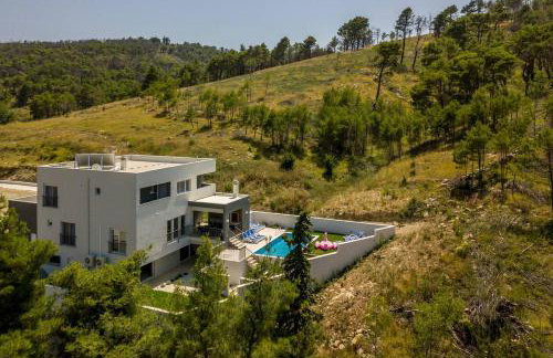 Luxe villa with pool, jacuzzi, and sauna - Foto 74