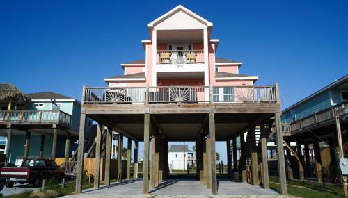 Walk to Crystal Beach Chic Family Retreat with Deck - Foto 3