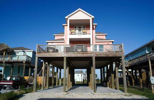 Walk to Crystal Beach Chic Family Retreat with Deck - Foto 3