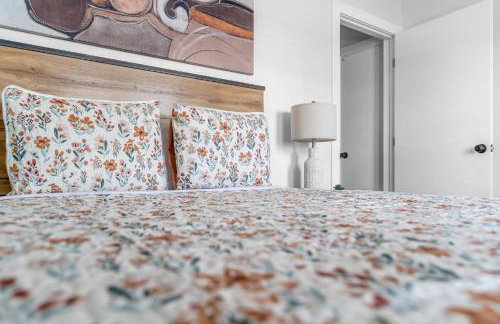 Bayview Regency Apartments By Lowkl - Photo 26