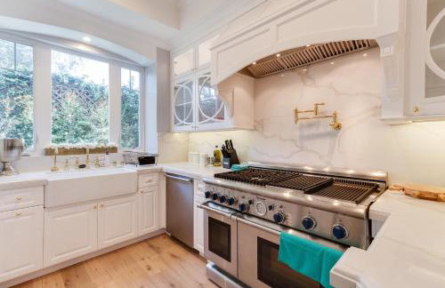 Beautiful 2 Story Right by the Water, Ocean View - Foto 16