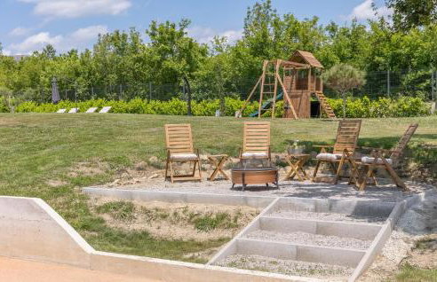 Amazing Home In Strped With Wifi - Photo 20