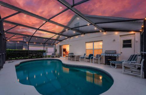 4BR w Heated Pool near Disney & Lake - Sleeps 10 - Foto 41