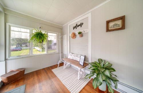 Historical Magnesia Springs Home, Near Kayaking! - Foto 1