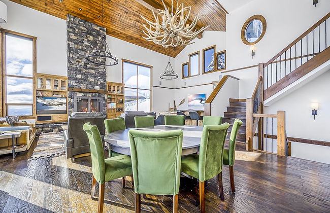 Inuksuk Lodge 4800 sq ft of Excellence - Photo 13