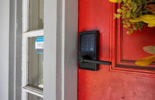 Comfortable Private Room | Shared Bath & Kitchen - Foto 14