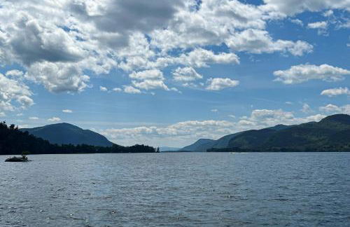 Less Than 1 Mi to Lake George! Family Retreat with Deck - Foto 5