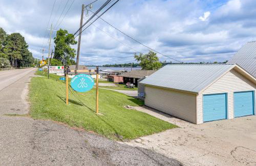 Lakefront Oscar Home with Game Room and Boat Dock! - Foto 38