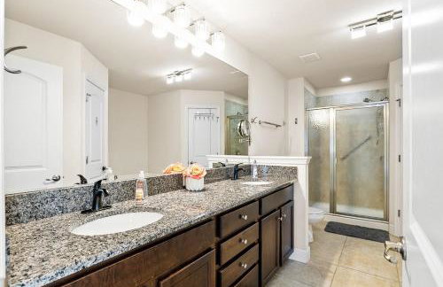 Newley Built Oasis Heated Pool Waterfront retreat - Foto 28