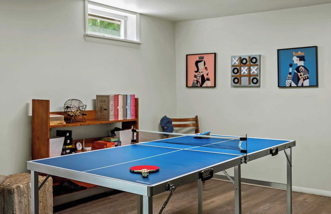 Lake It Right by Avantstay Lakefront w/ Dock, Hot Tub, Fire Pit & Game Room - Photo 5