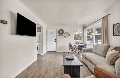 Fenced & Pet-Friendly! Modern 2BR Retreat! CLE-BW - Foto 24