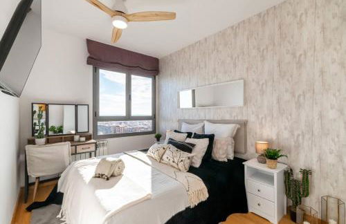 Penthouse with Private Terrace & Pool Access - Foto 27