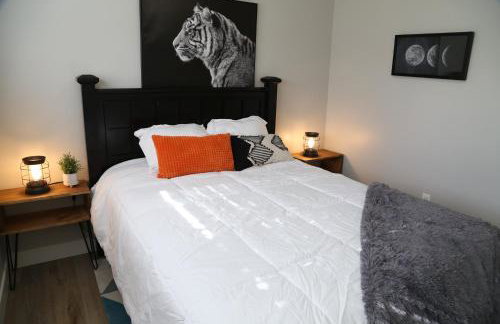 Updated 4-bedroom home centrally located - Foto 16