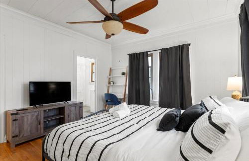 Evergreen Manor Private Pool 3BR No Stairs Retreat - Foto 2