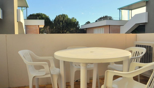 White Apartment With Terrace - Beahost - Foto 4, Balcón