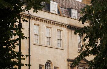 Luxury Central Bath Apartment with Private Sauna - Photo 13