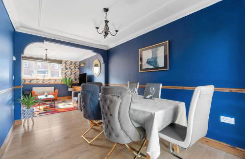 Detached House in Ashford with Free Parking and Hot Tub - Sleeps 10 - Foto 11