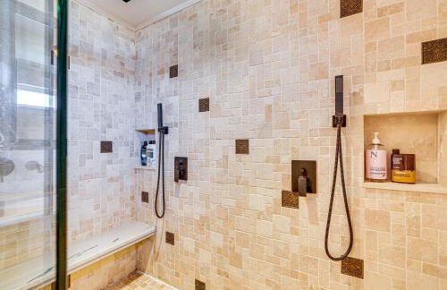 Near Yale and Lighthouse Point Beach Home with Pool! - Foto 24