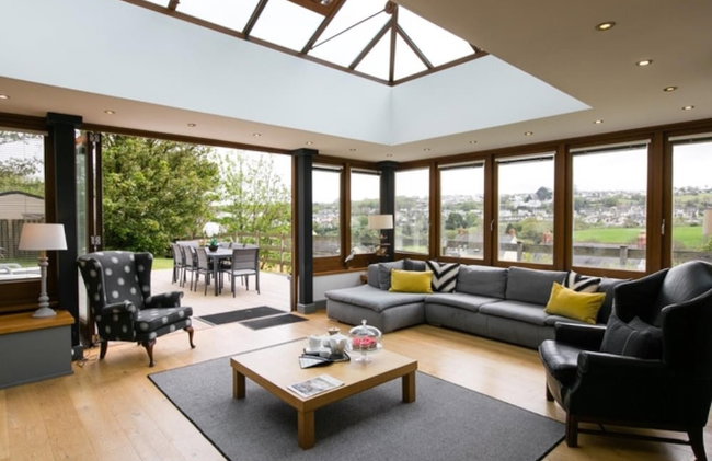 Oaktree Lodge - Luxury Cottage, Hot Tub, Sea Views - Foto 1