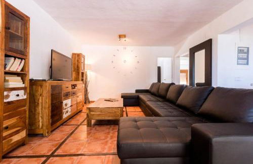 Classic Villa for 12- Pool, BBQ, big exterior area - Foto 18