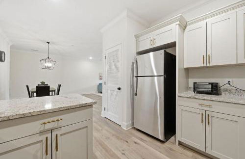 Stylish 2BR2BA Stay Open Layout - Foto 8