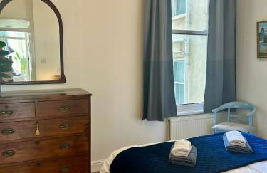 Seaview Retreat Private Parking - Photo 11