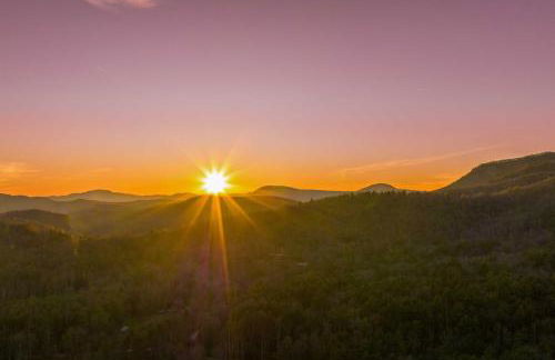 Fire Pit, Grill, and Views Cashiers Getaway! - Foto 38