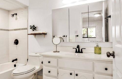 King Suite, 5 Queen beds Spacious Modern Home - Foto 21