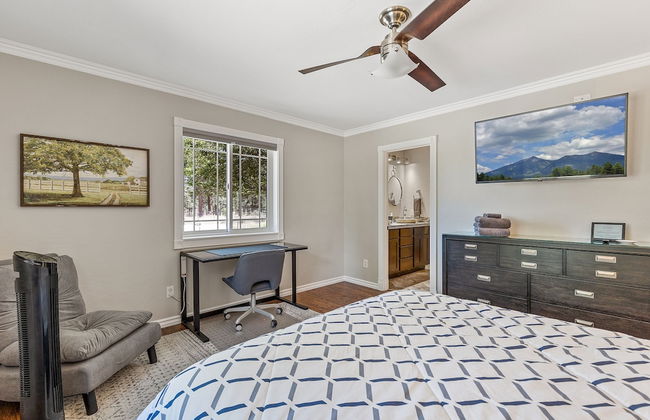 Spacious Canyon Peak Pine View Home Game Room Hot Tub - Photo 49