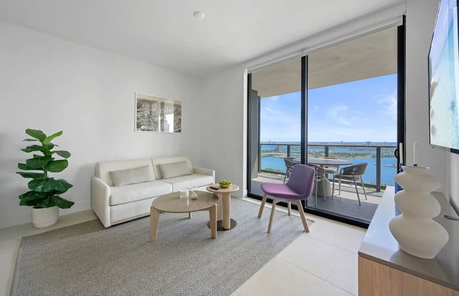 Delightful 3br in Downtown Miami - Photo 1