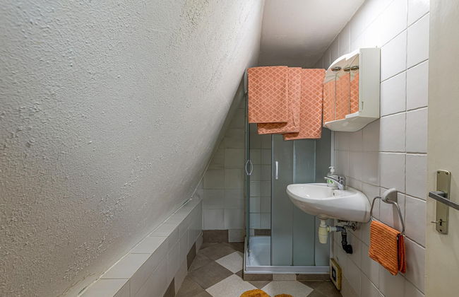 Riverside House With Hot Tub - Photo 17