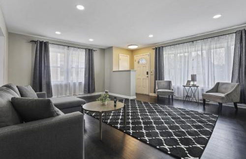 Charming Retreat in the Heart of Des Plaines residence - Foto 1