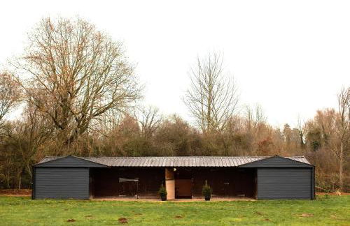 Countryside Cabin on 5 Acres Countryside with Outdoor Firepit, Cinema and converted Stables - Foto 53