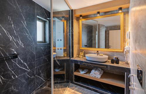 Delfina Boutique Hotel - Photo 26