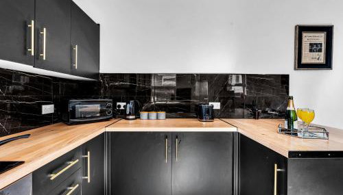 Anfield House - Liverpool Retreat 7 Bedroom Home - Foto 5, stove, toaster