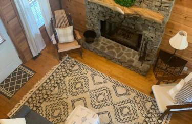 Cozy Cabin Smoky Mountains - Hot tub, pool, & golf - Foto 13