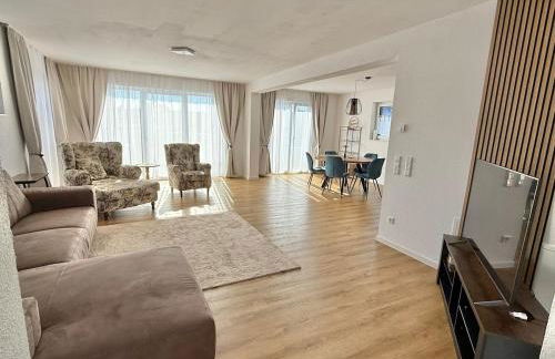 Luxury Apartment 4 bedrooms Self check in out - Foto 1