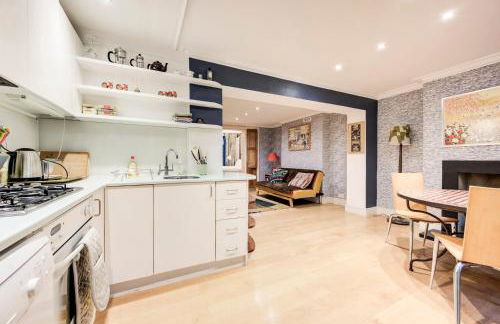 GuestReady - Lower Ground Classic near The Oval - Foto 13