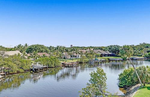 Cozy Unit wMini-Golf Balcony - Photo 9