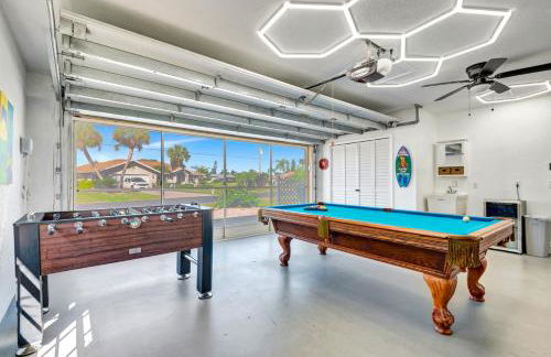 Spacious Canal-View Home with Pool and Game Room - Foto 56