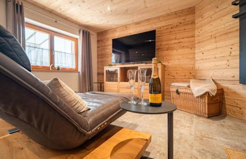 Luxus Chalet im Allgäu - Zirbenholz Schlafzimmer - Terrasse mit Bergblick - Infrarotkabine - Foto 18
