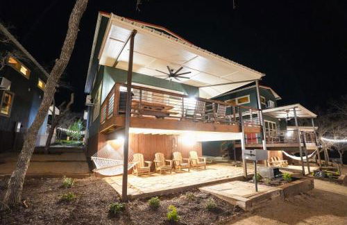 Spacious Modern Lux Cabin Hot Tub FirePit Games - Foto 1