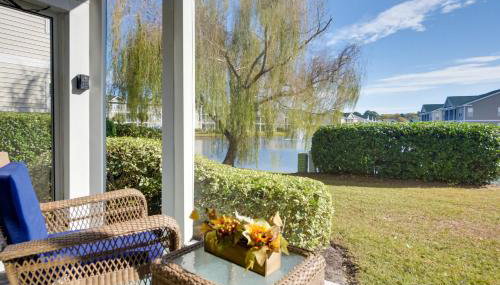 Pond Views and Community Perks Sunset Beach Condo! - Foto 2