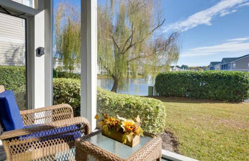 Pond Views and Community Perks Sunset Beach Condo! - Foto 2