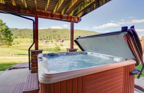 Hot Tub and Golf Course Views Luxe Sturgis Home! - Foto 2