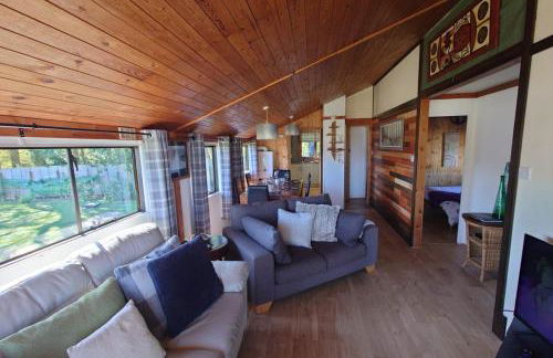 Wildwood Cabin - Sleeps 6 Hot Tub & Parking - Foto 1
