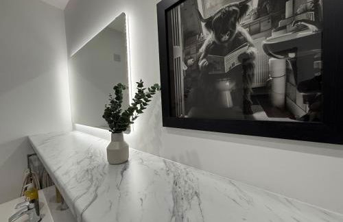 The Drapers - by Caithness Luxury Apartments NC500 - 4 Bedroom Luxury Central NC500 Apartment-Sleeps 8- Sleeps Work teams upto 4 & holiday makers upto 8 - BUDGET FRIENDLY FOR LONG STAY TRADES - CONTACT US - - Foto 17