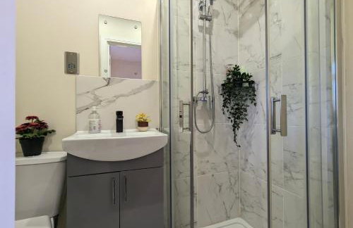 5 Ensuite Bedroom House Near Centre Free Parking - Foto 41