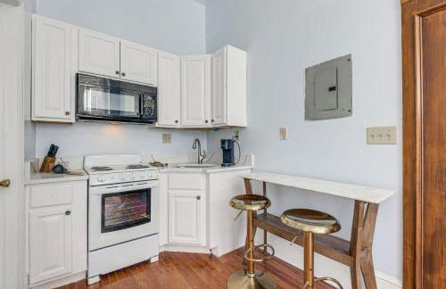 1 Block to Penn Station-Baltimore! Urban Studio - Photo 15